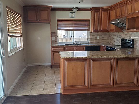 2nd image of 15534 Caulfield Ave
