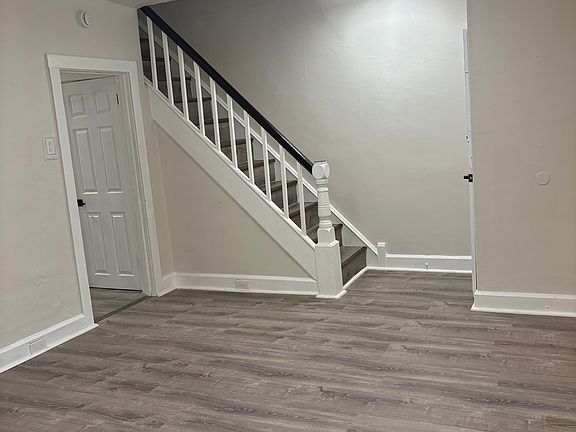 3rd image of 837 Sylvan St