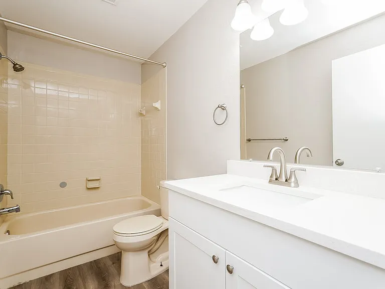 914 Axlewood Cir — Photo 14