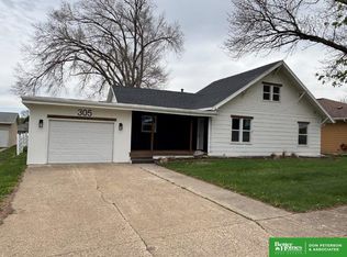 305 S Cedar Ave, Hartington, NE 68739