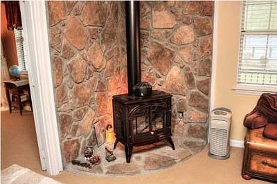 5th image of 5513 Twin Oaks Dr