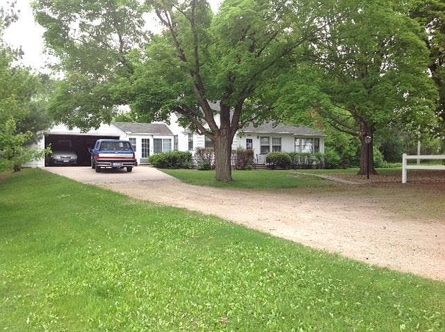 Driveway up to house