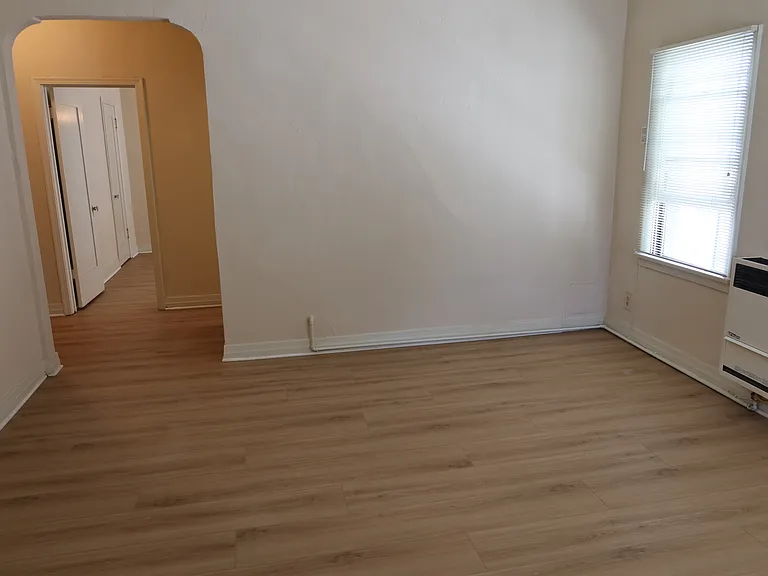 803 N Detroit St #7 — Photo 3