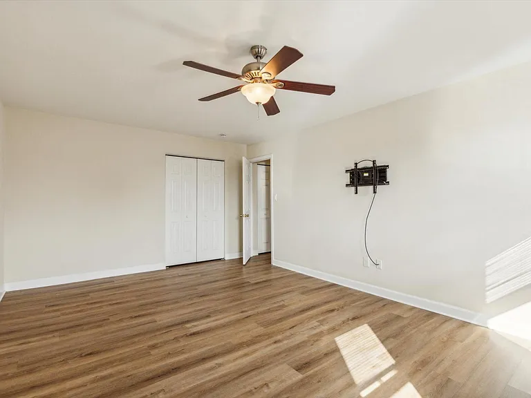 1112 Whitpain Hls — Photo 10