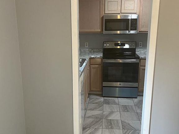 5th image of 738 Hedgelawn Way