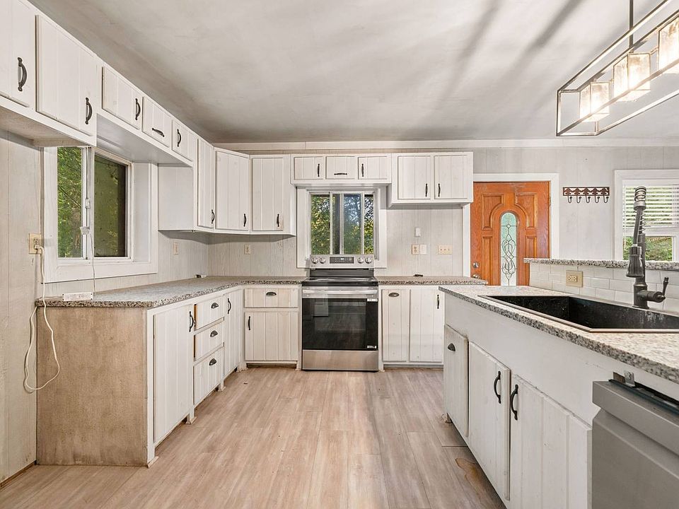 46th image of 296 Riverpark Dr