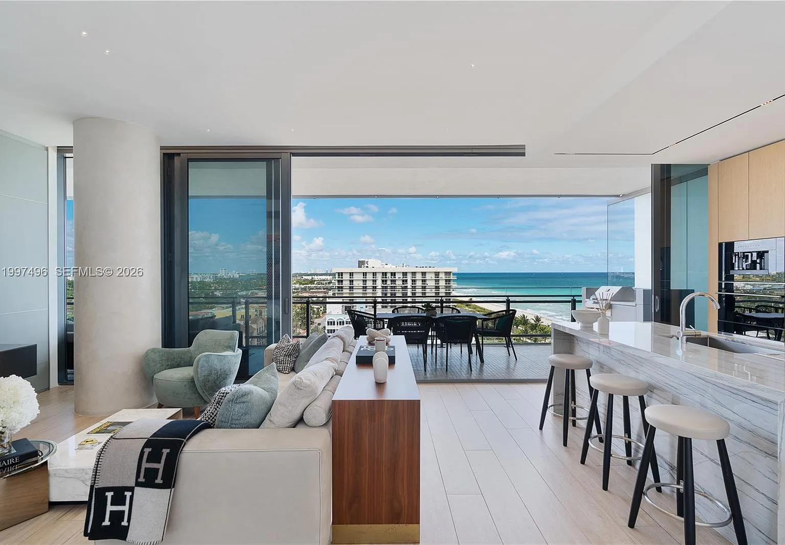 8701 Collins Ave Condo — Photo 2