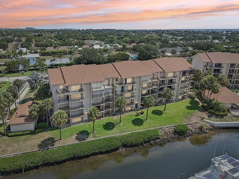1601 Marina Isle Way #101 — Photo 32