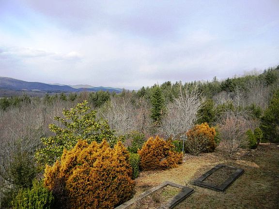 2nd image of 365 Mountain Valley Dr