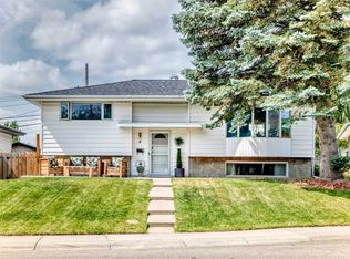 4 Marbrooke Cir NE, Calgary, AB T2A2W4
