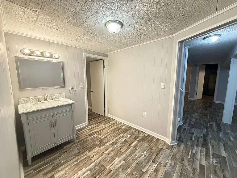 2208 Stephan Ln — Photo 25