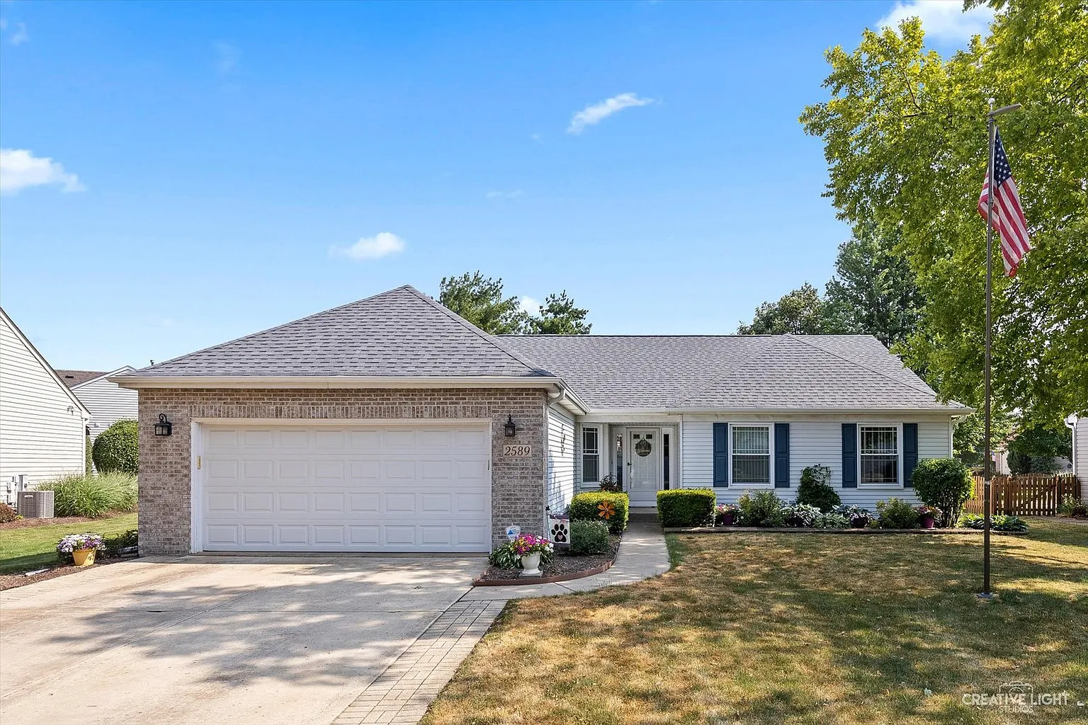 2589 Oak Trails Dr photo 1