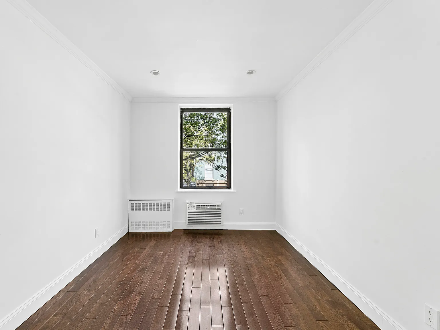 328 West 19th Street — Photo 2