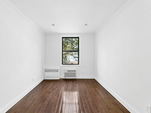 5th image of 328 W 19th St APT 5D