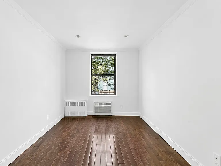 328 W 19th St #4A — Photo 5
