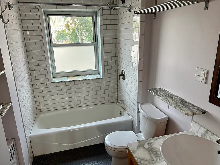 575 Union St #3 — Photo 14
