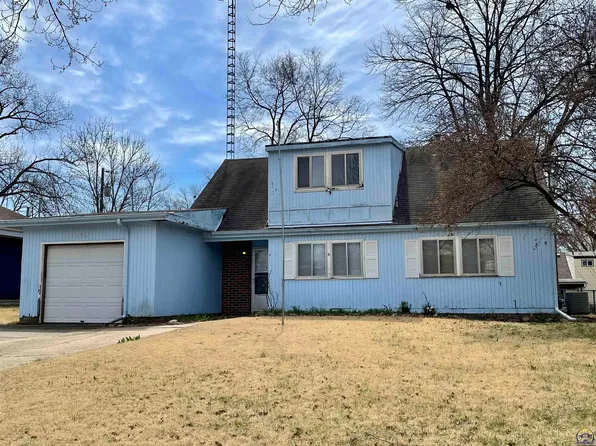 3637 SW 38th St, Topeka, KS 66610