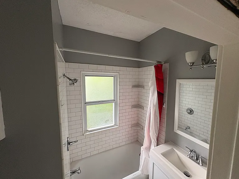 160 Talbot Dr — Photo 11