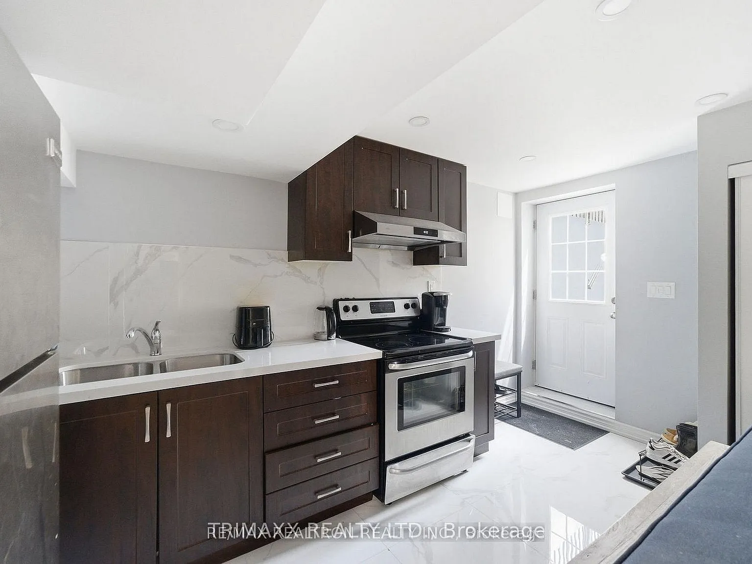 2 bed, $1,800 — Photo 4