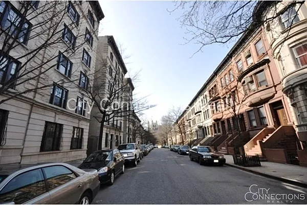 Rented by City Connections Realty | media 12