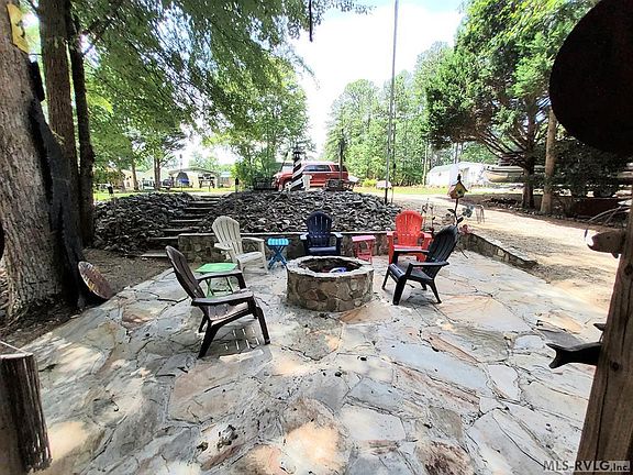 2nd image of 125 Deer Dr