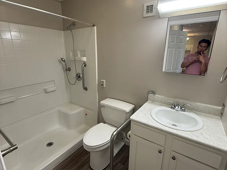 Legacy Eastgate Apartments — Photo 12