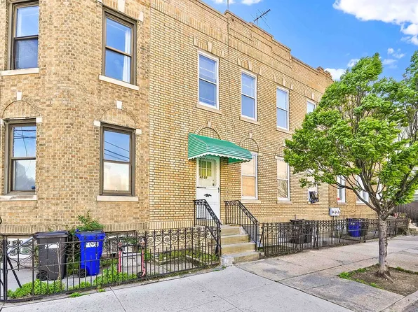 4201 Newtown Rd, Astoria, NY 11103