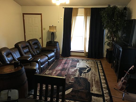 3rd image of 2503 Westminster Dr