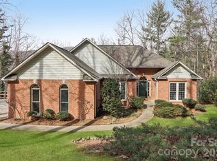 741 Zelda Ct, Hendersonville, NC 28792