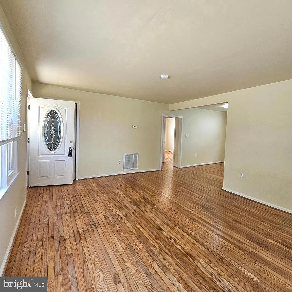 2 bed, 1.0 bath, 832 sqft, $2,300 — Photo 4