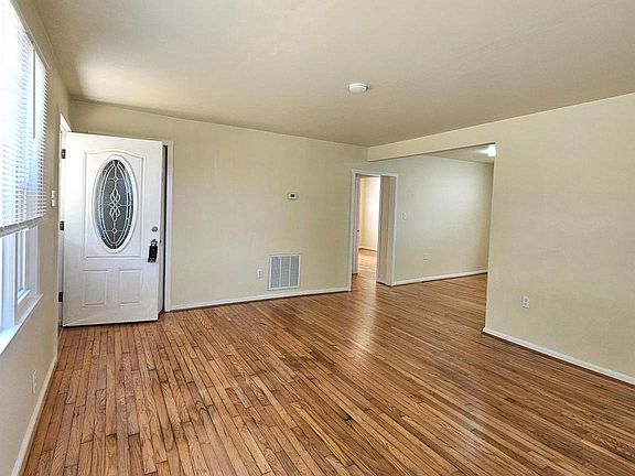 4th image of 18522 Amidon Ave