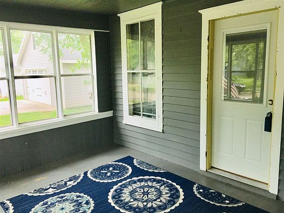 Enclosed Front Porch
