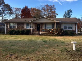 104 Woodland Dr, Starr, SC 29684