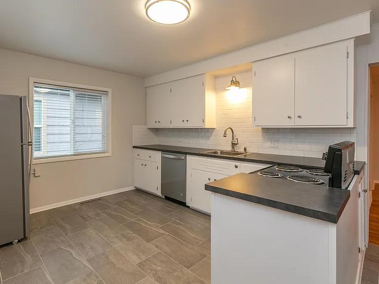 1823 W 1st Ave — Photo 10