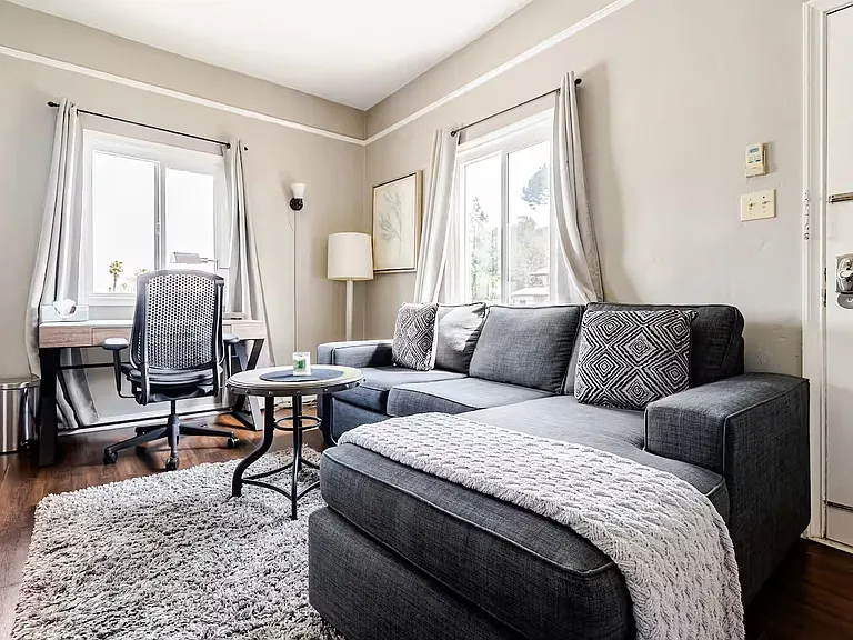 81 W Glenarm St #81 — Photo 2
