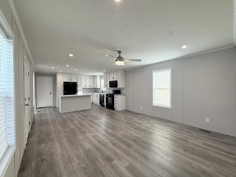 29800 Guilford Cir #256 — Photo 4