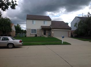 8820 Knolson Ave, Livonia, MI 48150