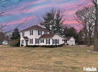 105 W Lakeland Rd, Morton, IL 61550