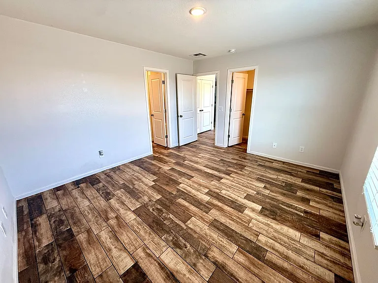 2208 E Clear Creek Dr — Photo 29