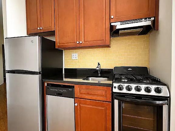 5th image of 135 W 24th St #2ABB