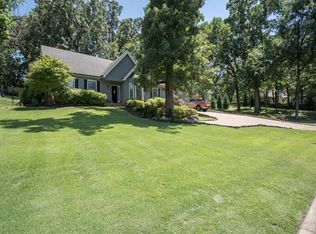 7297 Deep Valley Dr, Germantown, TN 38138