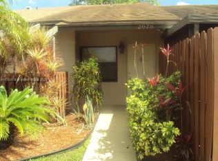 2678 N Nob Hill Rd, Sunrise, FL 33322