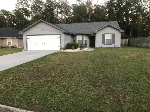 106 Lake Wisteria Ct, Kingsland, GA 31548