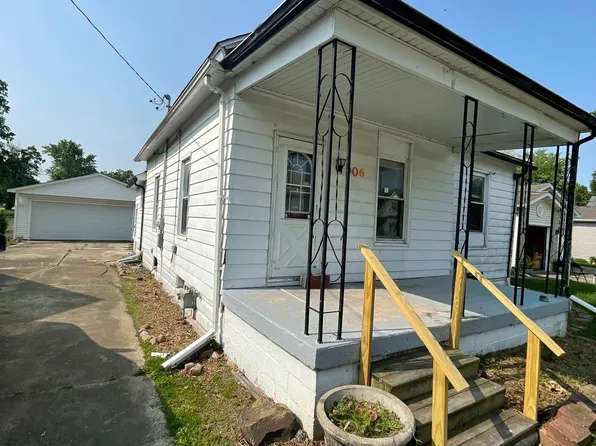 906 W Adams St, Taylorville, IL 62568