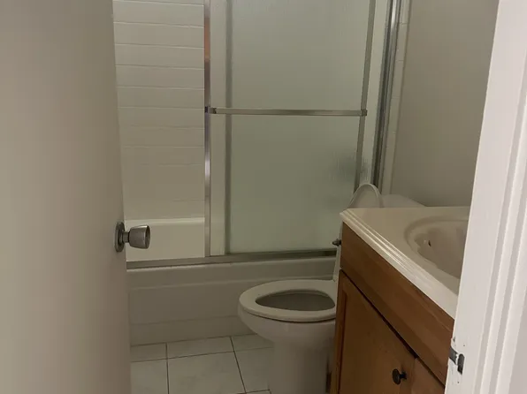 440 Lewers St APT 1101, Honolulu, HI 96815