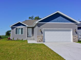 108 Riverwood Dr, Harwood, ND 58042