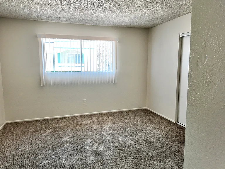 3363 W Harmont Dr #3 — Photo 6