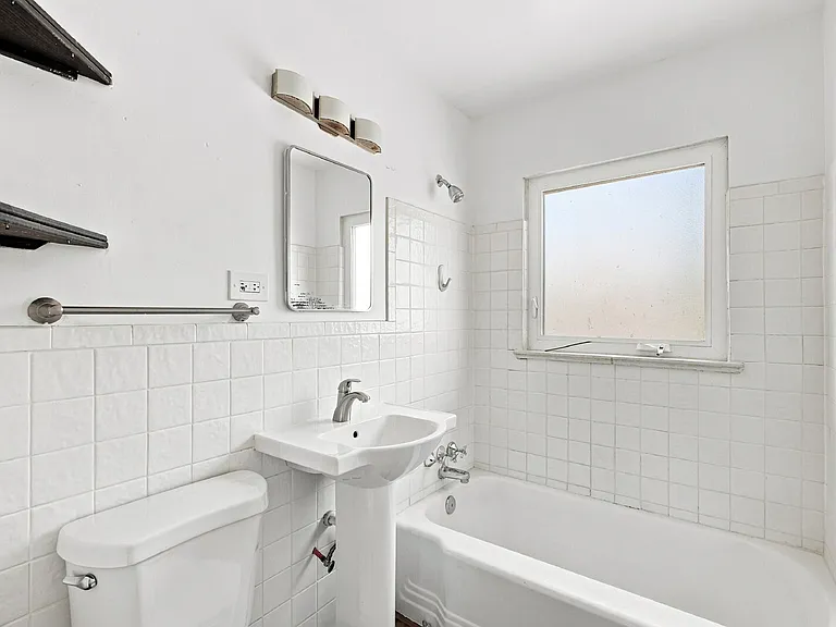 1811 S Irving St — Photo 12