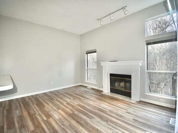1938 E Bay Pointe Dr