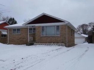 811 McKinley Ave, Mundelein, IL